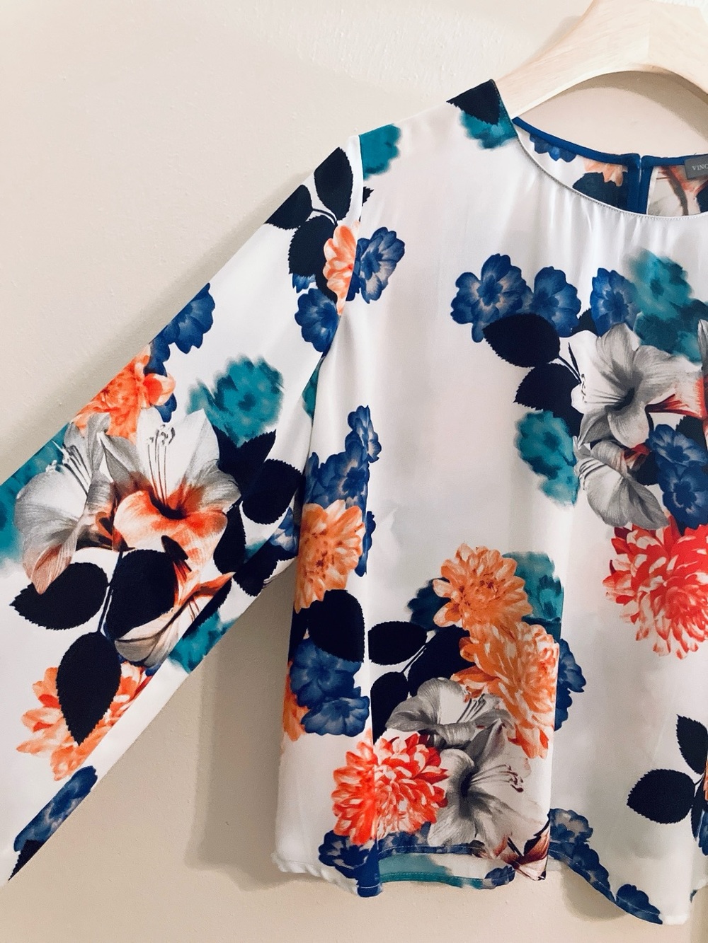 Vince Camuto Floral Chiffon Bell Long-Sleeve Pullover Blouse Top Small White - Picture 3 of 12